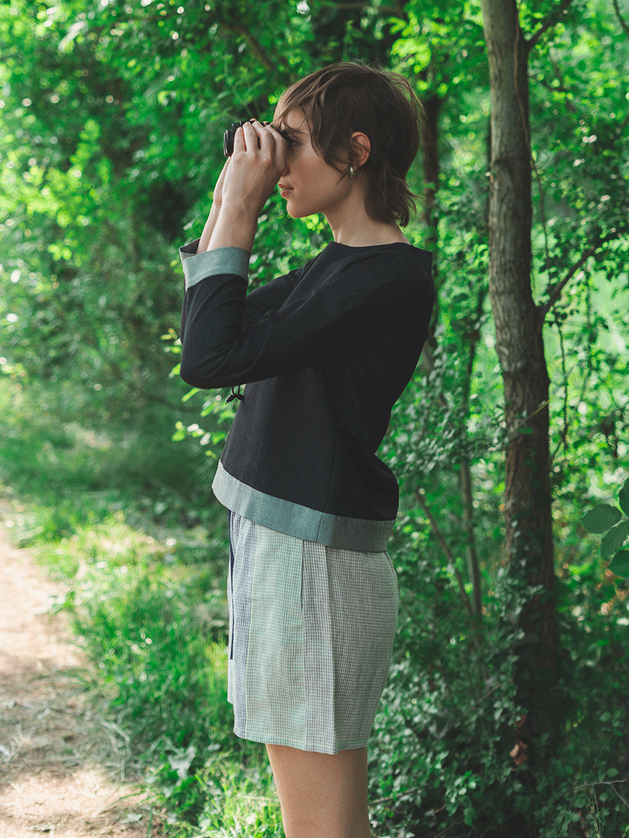 Black round neck long sleeve top