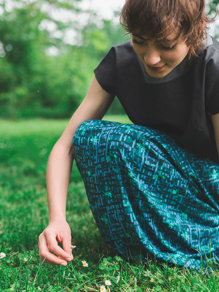 Skirt with elastic waist