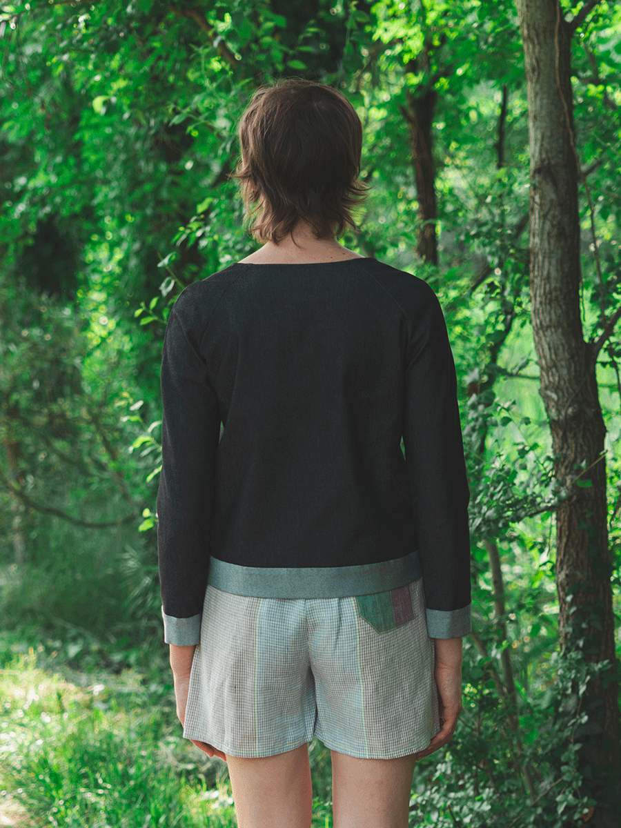 Black round neck long sleeve top